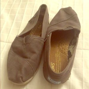 Gray Toms flats